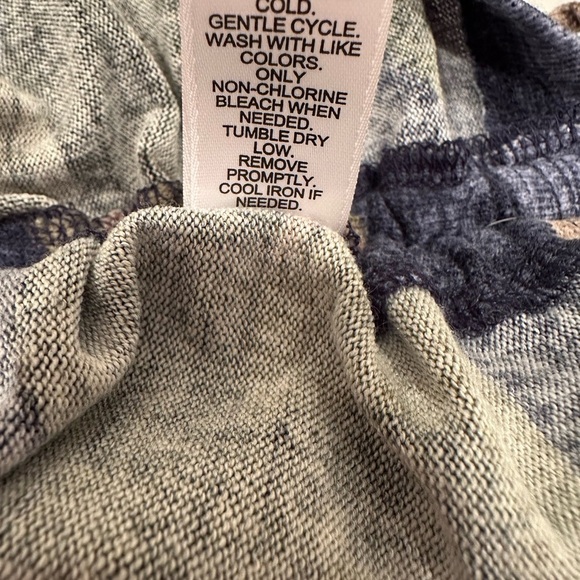 Camouflage Cowl Neck Sweater Ruching on Sides Soft Cozy Fall Sz L - Picture 10 of 10